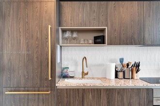 601 NE 1st Ave in Miami, FL - Building Photo - Building Photo