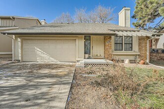 6367 S Emporia Cir in Englewood, CO - Building Photo - Building Photo