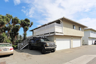 7122 Heil Ave in Huntington Beach, CA - Building Photo - Building Photo