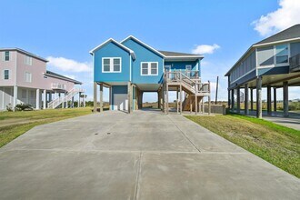 23194 Camino St in Galveston, TX - Building Photo - Building Photo
