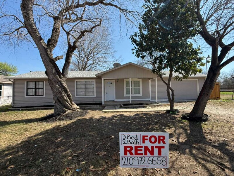 7642 Quail St in San Antonio, TX - Foto de edificio
