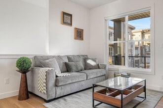 2117-2181 81 St S W in Calgary, AB - Building Photo - Building Photo