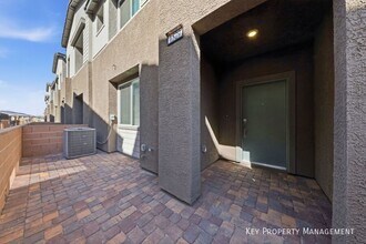 1529 Layla Crossing Ave in Henderson, NV - Building Photo - Building Photo