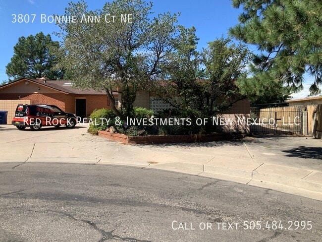 3807 Bonnie Ann Ct NE in Albuquerque, NM - Building Photo - Building Photo
