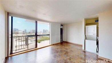 1560 Thurston Ave in Honolulu, HI - Foto de edificio - Building Photo