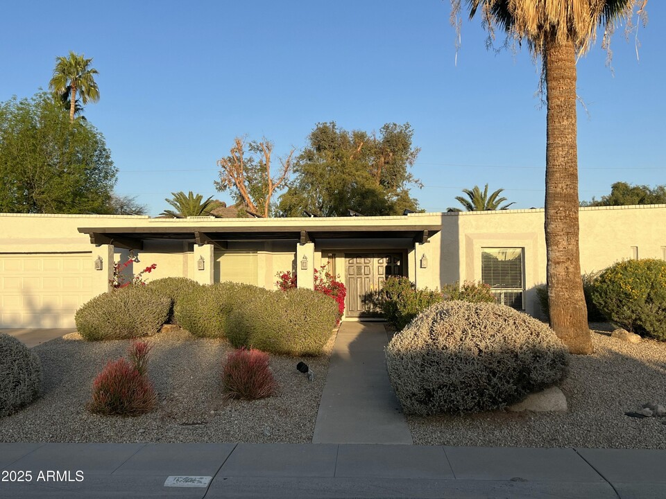 601 E Forest Hills Dr in Phoenix, AZ - Building Photo