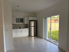 2916 NW 51st St in Miami, FL - Building Photo - Building Photo