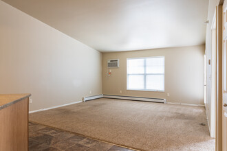 Timber Cove Apartments in Tioga, ND - Foto de edificio - Interior Photo