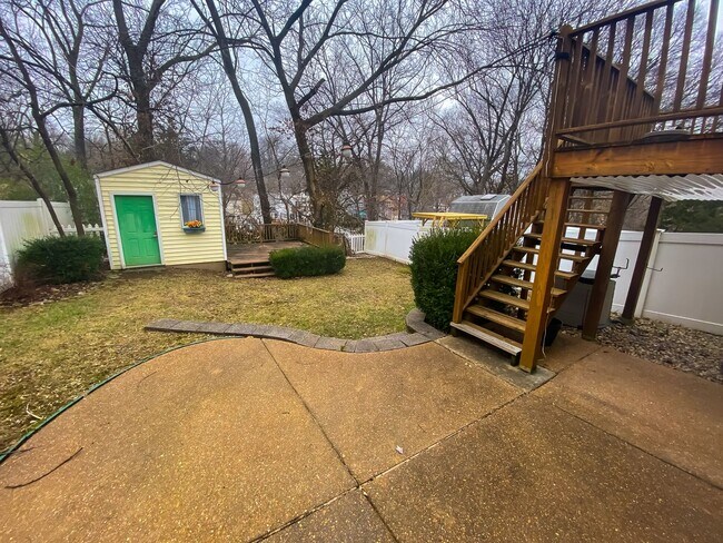 345 Page in Webster Groves, MO - Building Photo - Building Photo