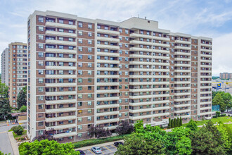 The Oakland Condos in Brampton, ON - Building Photo - Building Photo