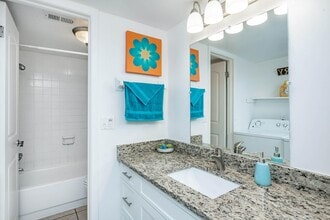 Urban Place Apartments in Tampa, FL - Building Photo - Building Photo