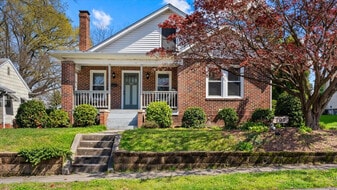 707 Mayflower Dr in Greensboro, NC - Building Photo