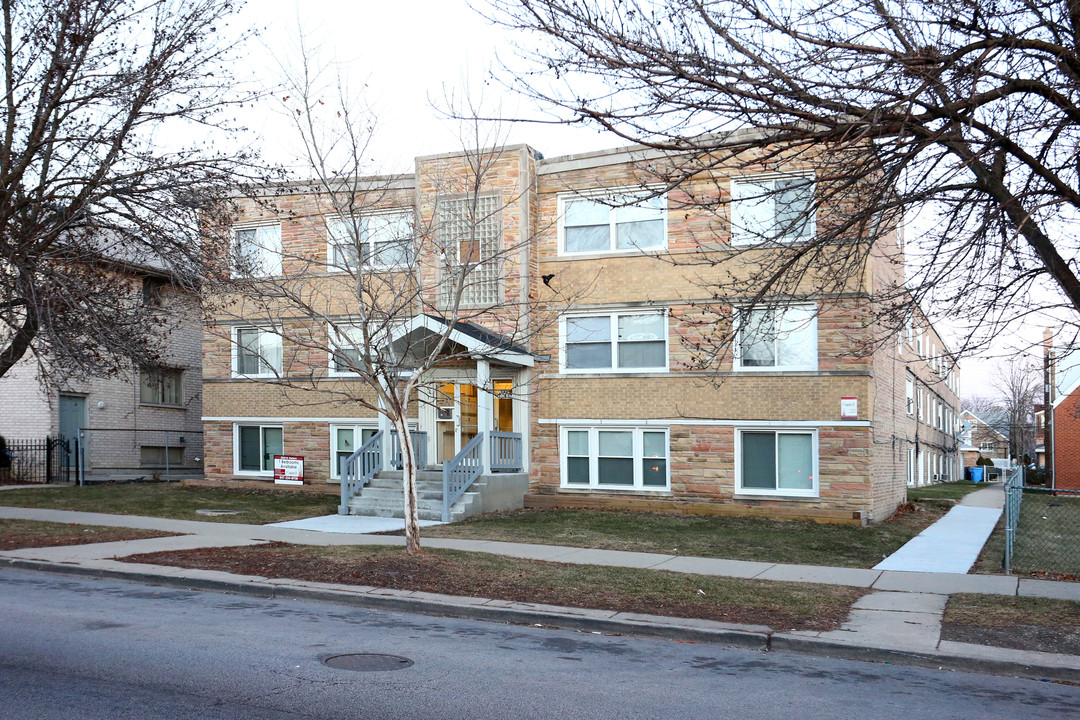 2023 N Harlem Ave in Chicago, IL - Foto de edificio