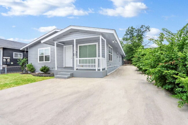 property at 1546 Center St