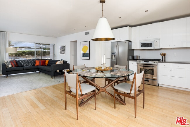 property at 1710 Redcliff St