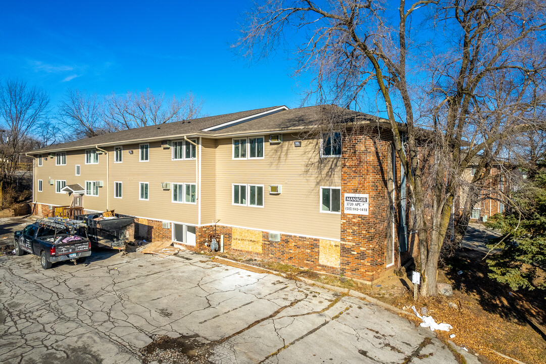 Garden Court Apartments in Des Moines, IA - Building Photo