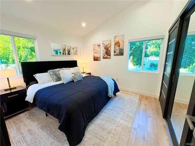 502 N Avon St in Burbank, CA - Building Photo - Building Photo