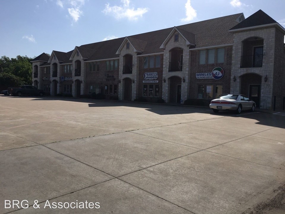 206 TX-342 in Red Oak, TX - Building Photo