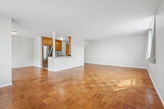 6040 JFK Blvd E in West New York, NJ - Building Photo - Building Photo