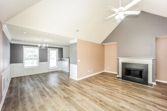 1906 Dalton Way in Hampton, GA - Building Photo - Building Photo