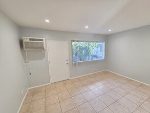 4660 Kester Ave, Unit 232 in Los Angeles, CA - Building Photo - Building Photo