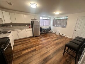 4833 Belair Rd, Unit 1-B in Baltimore, MD - Foto de edificio - Building Photo
