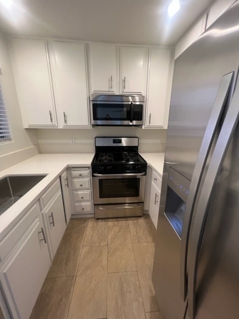 Whitsett Apartments in Studio City, CA - Building Photo - Building Photo
