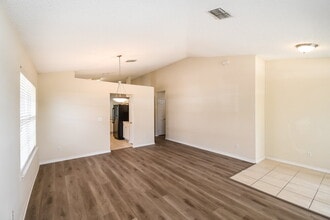 7317 Ironside Dr E in Jacksonville, FL - Building Photo - Building Photo