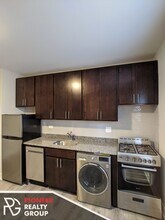 423 W Belden Ave, Unit 429.5-B206 in Chicago, IL - Building Photo - Building Photo