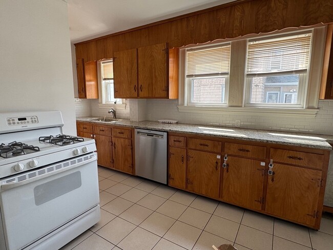 17 2nd St in Medford, MA - Building Photo - Building Photo