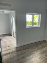 39 NW 7th Ave in Miami, FL - Foto de edificio - Building Photo