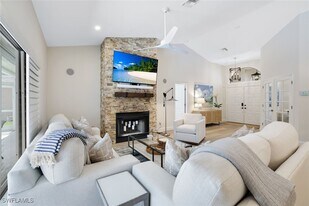 1507 Vintage Ln in Naples, FL - Building Photo