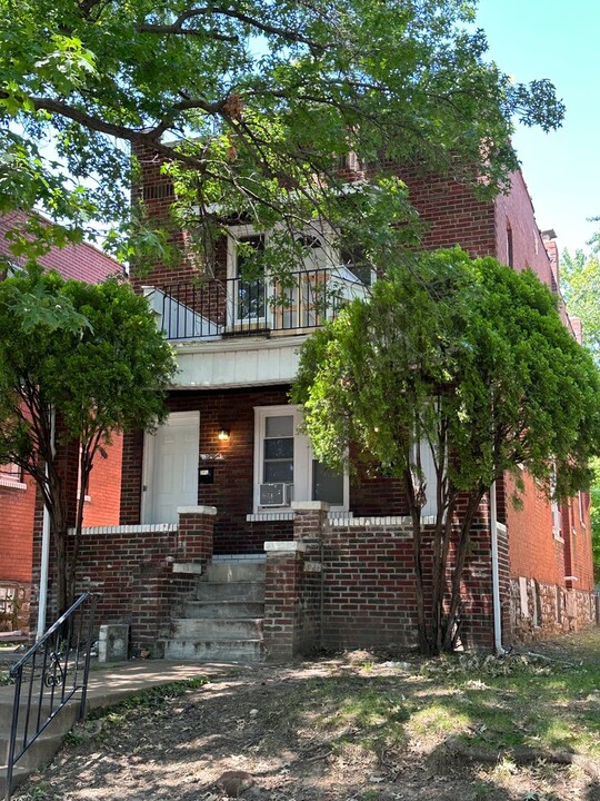 3859 Alberta St in St. Louis, MO - Foto de edificio