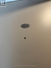 1 Massey Square in Toronto, ON - Building Photo - Building Photo