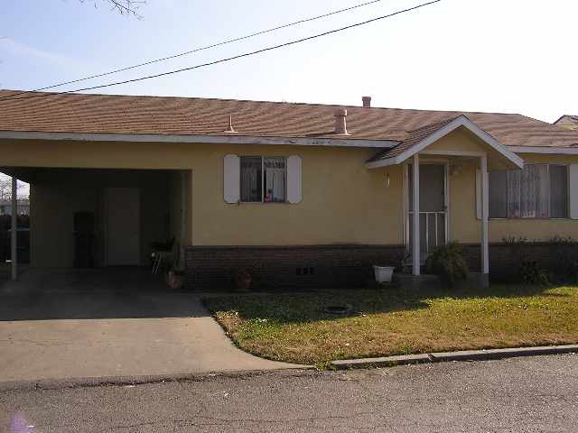 1052 Manor Ave in Olivehurst, CA - Building Photo