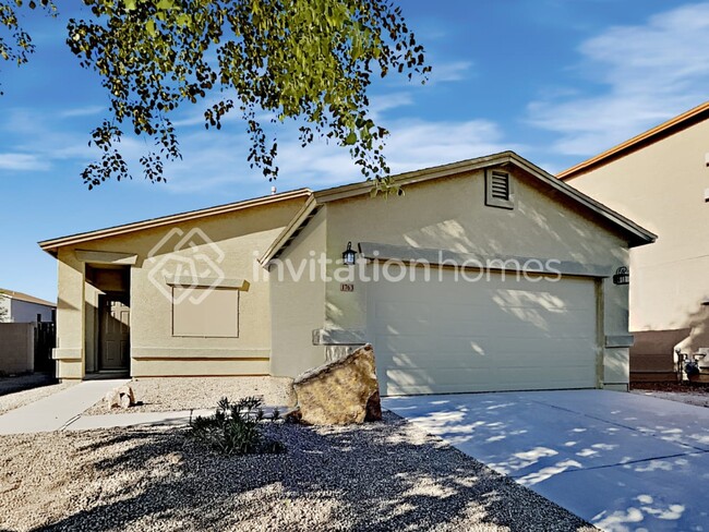 1763 E Dust Devil Dr in San Tan Valley, AZ - Foto de edificio - Building Photo