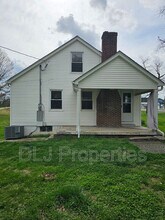 816 Andrew Johnson Hwy in Strawberry Plains, TN - Building Photo - Building Photo