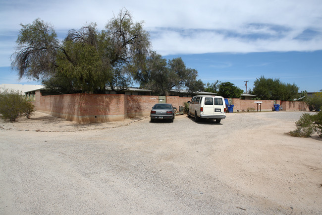 2451 N Park Ave in Tucson, AZ - Foto de edificio - Building Photo