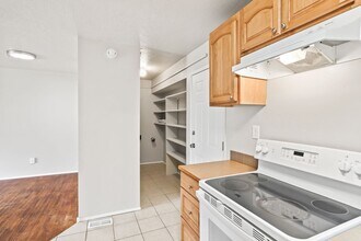 9725 N Edison St in Portland, OR - Building Photo - Building Photo