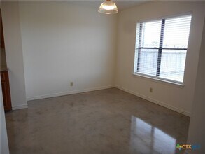 102 Gemini Ct in Victoria, TX - Building Photo - Building Photo