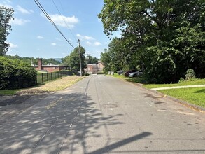 31 Circle St in Bristol, CT - Building Photo - Building Photo