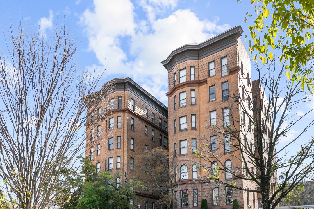 Terrace Court in Birmingham, AL - Building Photo