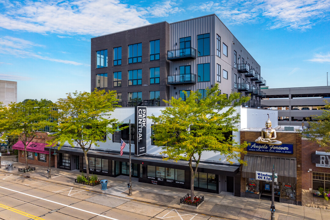 Park Central in Appleton, WI - Building Photo