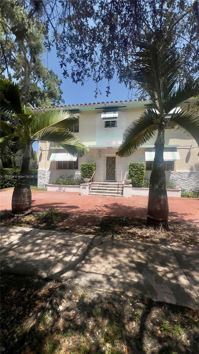 property at 809 Ferdinand St