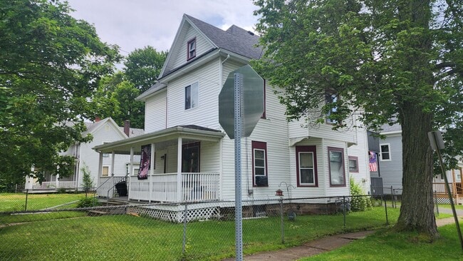 property at 1015 Washington St