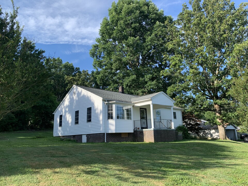 2320 Old Whites Mill Rd in Maryville, TN - Building Photo