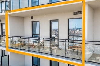 181 King St S in Waterloo, ON - Building Photo - Building Photo