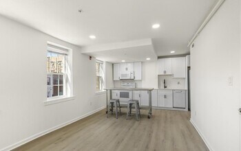 2723 E Huntingdon St, Unit 2nd Floor in Philadelphia, PA - Building Photo - Building Photo