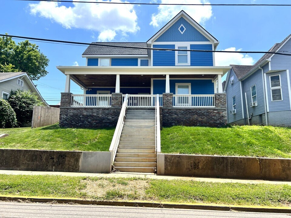 1726 Forest Ave in Knoxville, TN - Building Photo