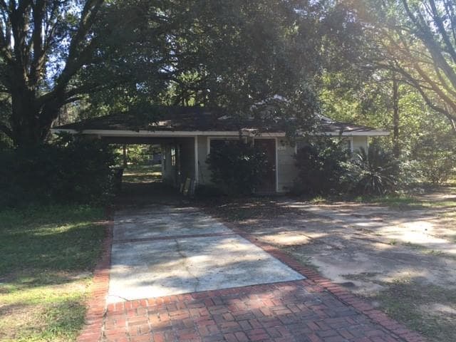 property at 1412 Garland Dr